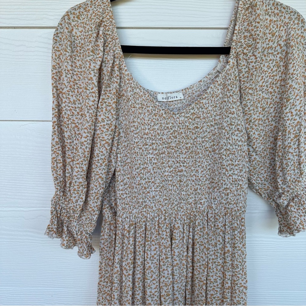 Smocked Floral Midi Dress in Light Beige - Picture 4 of 4